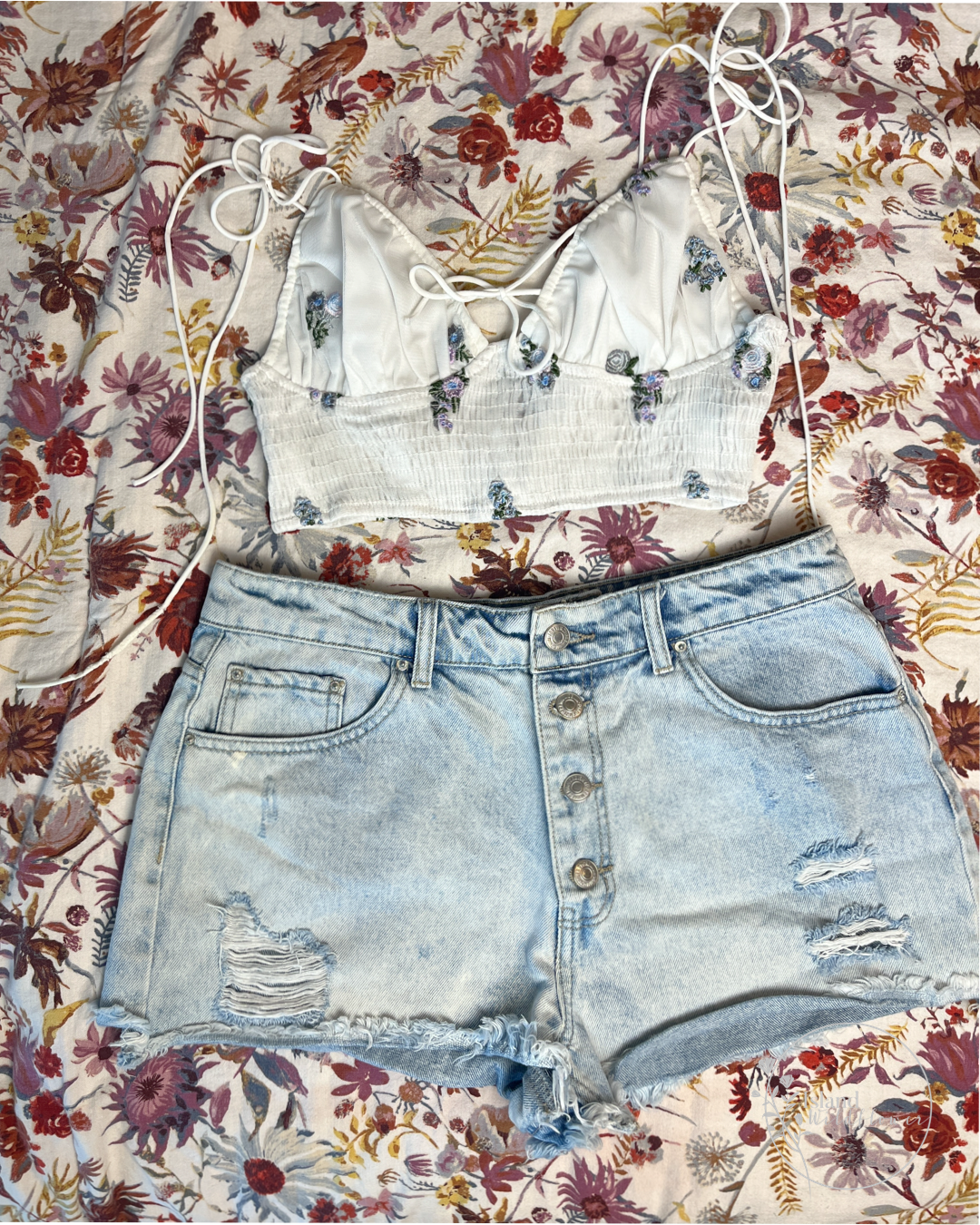 Shown as outfit: Floral Embroidered White Crop Top (S)